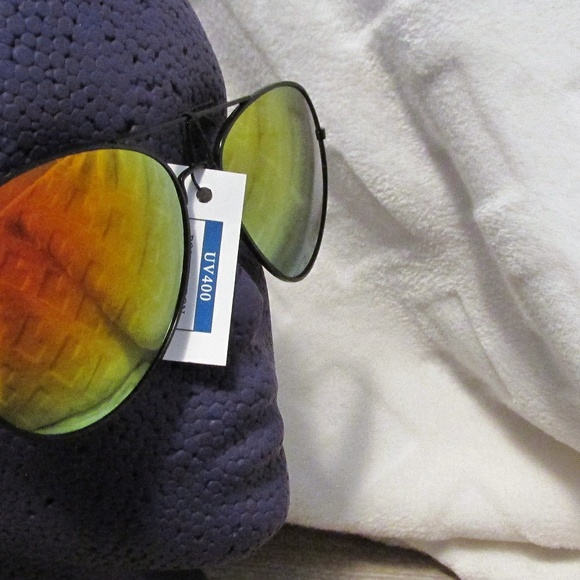 Boldersides Accessories - Aviator mirrored shades